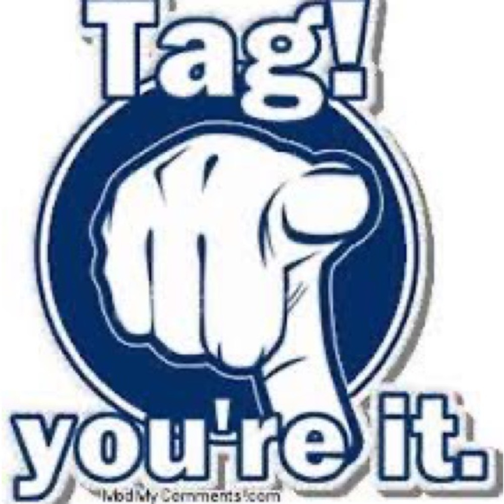 Like to be tagged in poshmark shows!